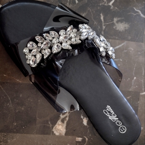 Summer Time Sandals, Size 11 - Picture 2 of 2